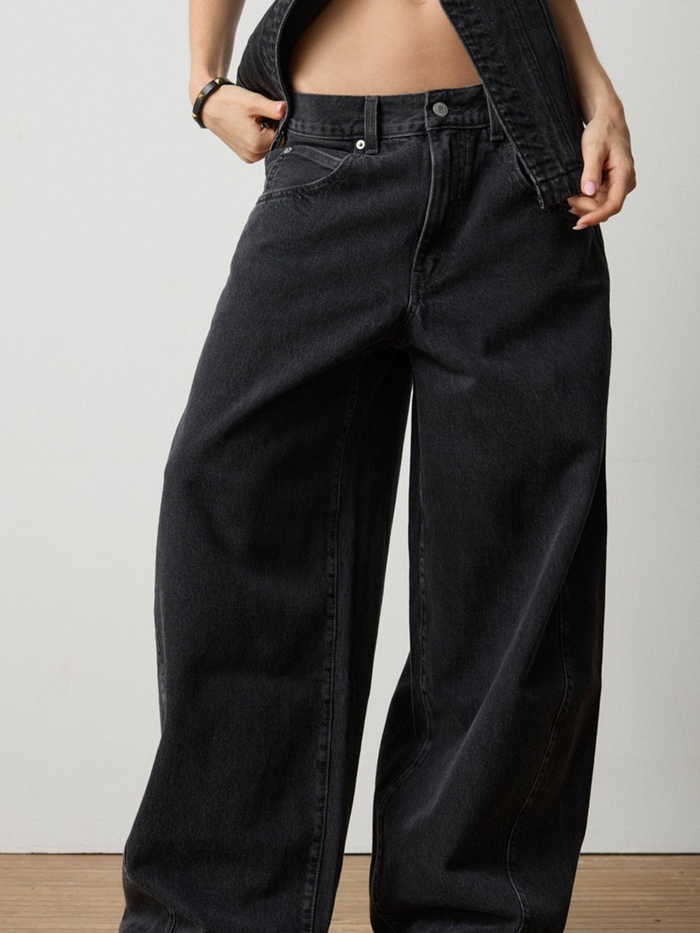 Levi’s Super Barrel Jean - Picture 5 of 7